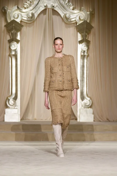 Look 5